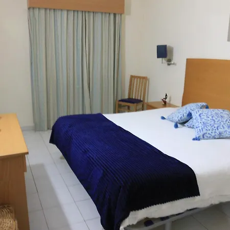 Apartamento T1 Quinta Nova - *